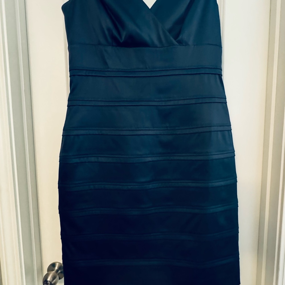 Elegant Navy Blue Sleeveless Dress